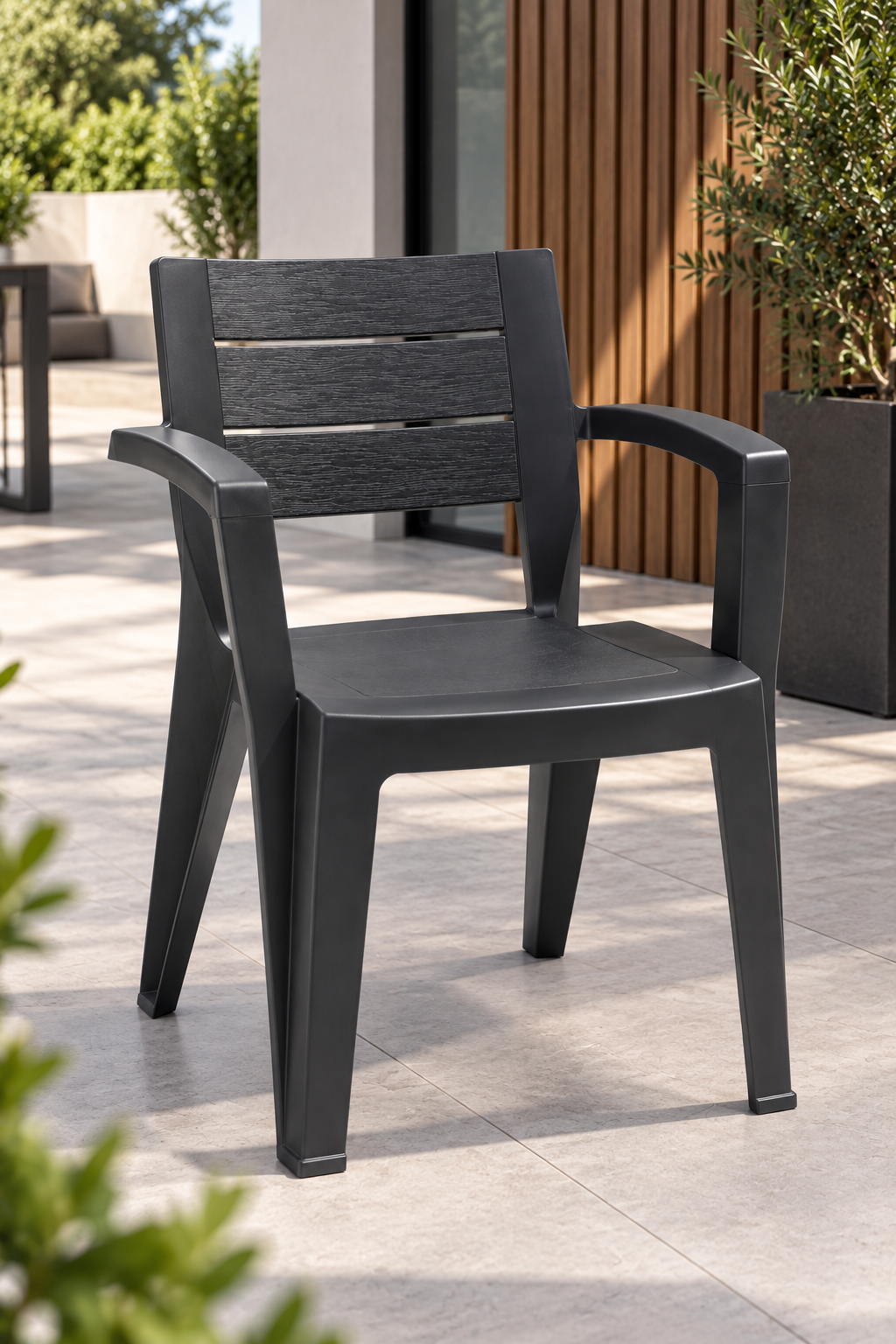 Silla Emma con posabrazos Grafito